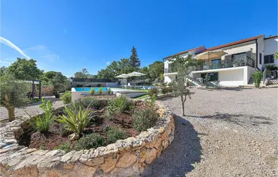 Bazen u objektu Awesome Home In Sibenik ili u blizini