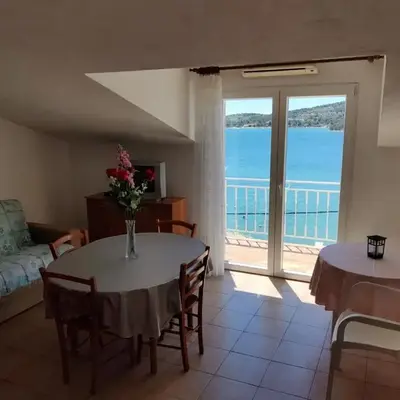 Apartment in Tisno with sea view