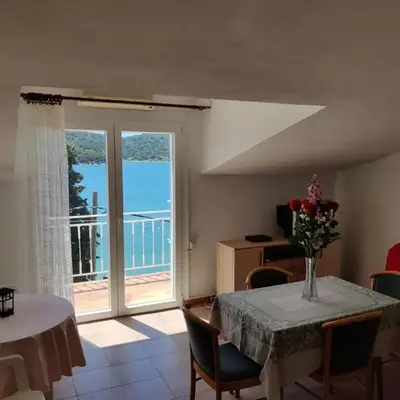 Apartment in Tisno with sea view
