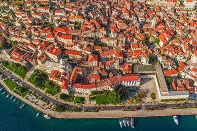 Pogled na grad 'Grebaštica' ili pogled na grad iz apartmana