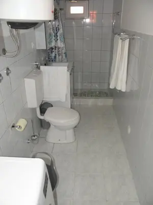 Kupaonica u objektu Apartmani Adam