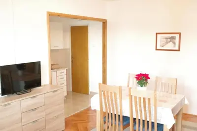 TV i/ili zabavni centar u objektu Apartment in Tisno with sea view, balcony, air conditioning, WiFi (4874-3)