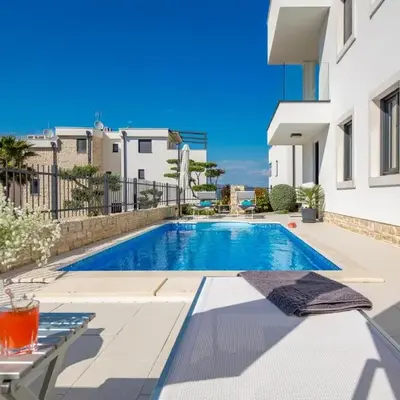 Luxury apartment Hyperion with private pool and garden