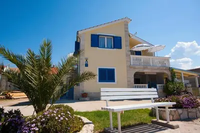 Zgrada u kojoj se nalazi apartman