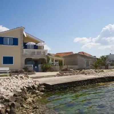 Family friendly seaside apartments Krapanj