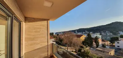 Pogled na planine ili pogled na planine iz apartmana