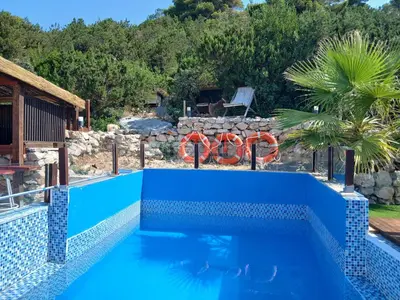 Bazen u objektu Apartmenthaus Kornatiblick ili u blizini