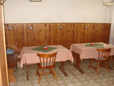 Restoran ili neka druga zalogajnica u objektu Apartmani Svetina
