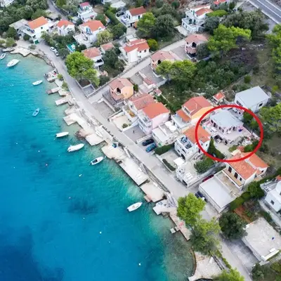Apartments by the sea Sparadici