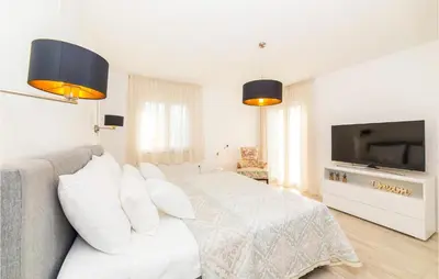 TV i/ili zabavni centar u objektu Stunning Home In Primosten