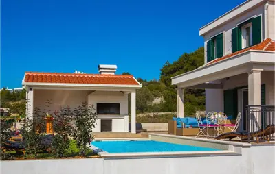 Bazen u objektu Stunning Home In Primosten ili u blizini