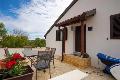 Balkon ili terasa u objektu Kaprije apartmani Tina i Ena