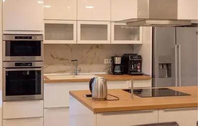 Kuhinja ili čajna kuhinja u objektu Luxurious Home In Dubrava Kod Sibenika