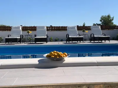 Bazen u objektu Villa Rustica ili u blizini