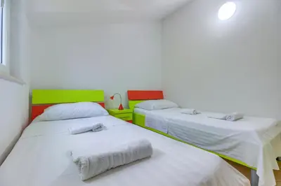 Krevet ili kreveti u jedinici u objektu Apartment in Pirovac with sea view, terrace, air conditioning, WiFi (4925-1)