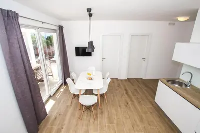 Kuhinja ili čajna kuhinja u objektu Apartment in Vodice with terrace, air conditioning, WiFi, dishwasher, Pool 4932-3