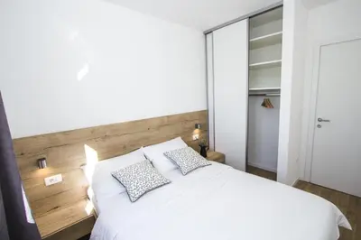 Krevet ili kreveti u jedinici u objektu Apartment in Vodice with terrace, air conditioning, WiFi, dishwasher, Pool 4932-3