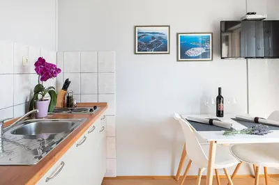 Kuhinja ili čajna kuhinja u objektu Charming apartment with sea view in Šibenik, 38 m².