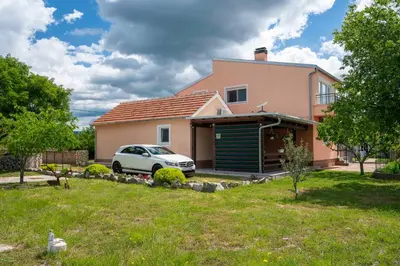 Vrt u objektu Apartment Martin-nearby Krka National park