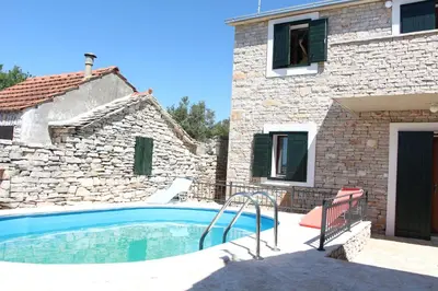 Bazen u objektu Kuća za odmor Rogoznica ili u blizini