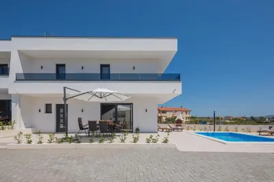 Bazen u objektu Villa Bettina ili u blizini