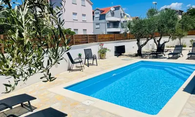 Bazen u objektu Villa Mia ili u blizini