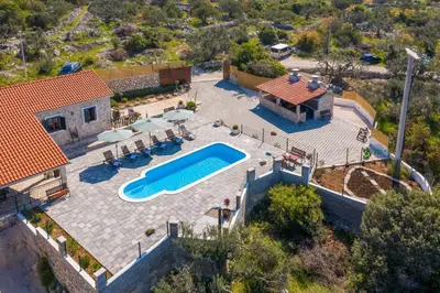 Bazen u objektu Family friendly house with a swimming pool Stupin Celine, Rogoznica - 18194 ili u blizini