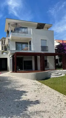 Zgrada u kojoj se nalazi apartman