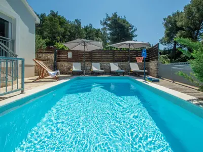 Bazen u objektu Holiday Home Dalmacia by Interhome ili u blizini