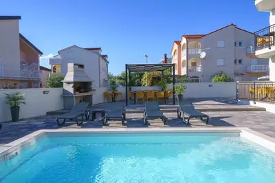 Bazen u objektu ViaAdria Residence ili u blizini