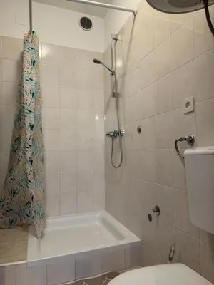 Kupaonica u objektu Private studio apartment with a garden and a terrace