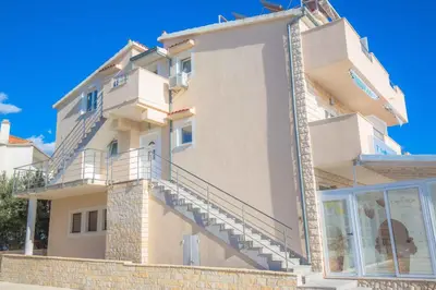 Zgrada u kojoj se nalazi apartman