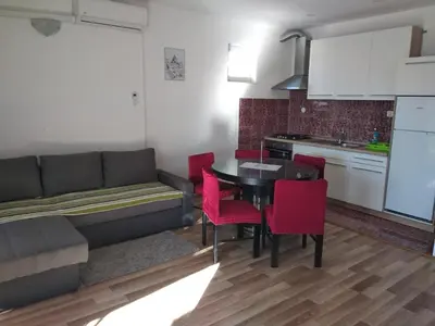 Kuhinja ili čajna kuhinja u objektu Apartment in Brodarica with sea view, balcony, air conditioning, WiFi (4731-5)