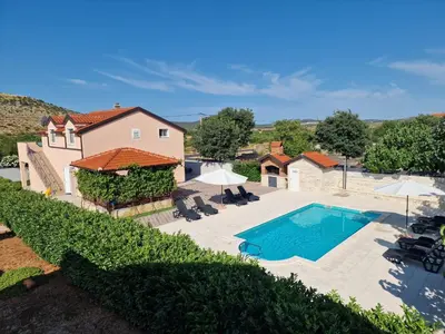 Bazen u objektu Villa Verbena ili u blizini