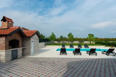 Bazen u objektu Villa Verbena ili u blizini
