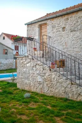 Bazen u objektu Heritage House Vrime - stone house with heated pool ili u blizini