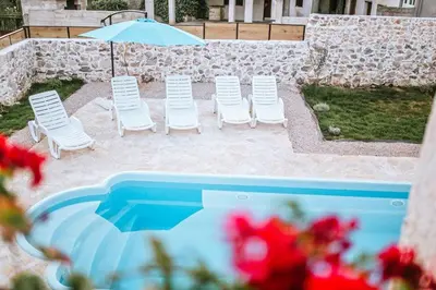 Bazen u objektu Heritage House Vrime - stone house with heated pool ili u blizini