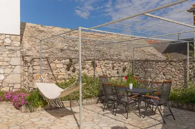 Popločani dio dvorišta ili vanjski dio objekta MG Holiday Home