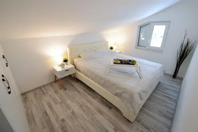 Krevet ili kreveti u jedinici u objektu Apartments by the sea Murter - 18306