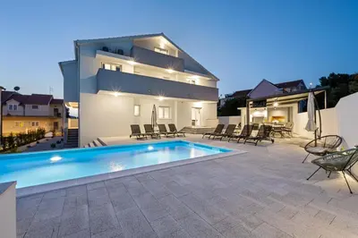Bazen u objektu Villa Amaris ili u blizini