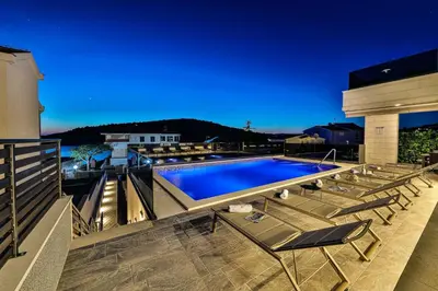 Pogled na planine ili pogled na planine iz vila