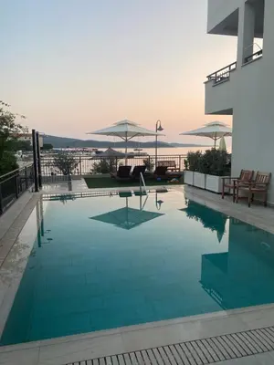 Bazen u objektu Cap Adria Apartment Residence ili u blizini