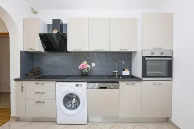 Kuhinja ili čajna kuhinja u objektu Apartments with parking space Vodice - 13973
