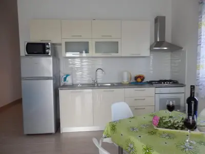 Kuhinja ili čajna kuhinja u objektu Apartman Laura
