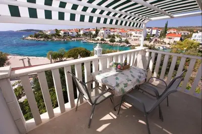 Balkon ili terasa u objektu Apartments by the sea Rogoznica - 4805