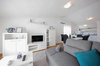 TV i/ili zabavni centar u objektu Infinity Appartements in Vodice - Nord-Dalmatien