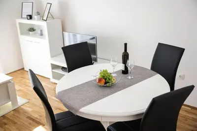 TV i/ili zabavni centar u objektu Infinity Appartements in Vodice - Nord-Dalmatien
