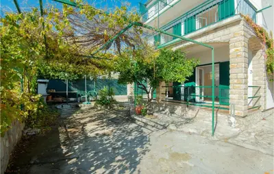 Zgrada u kojoj se nalazi apartman