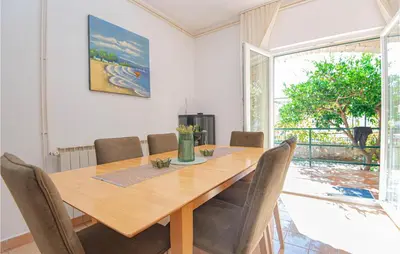 Tlocrt objekta 3 Bedroom Lovely Apartment In Brodarica