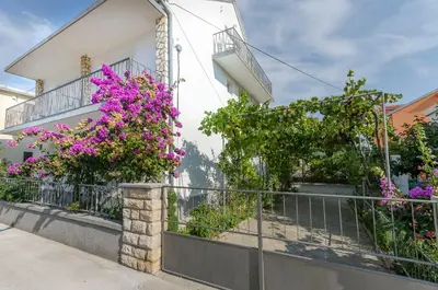 Vrt u objektu Rooms Mira rooms